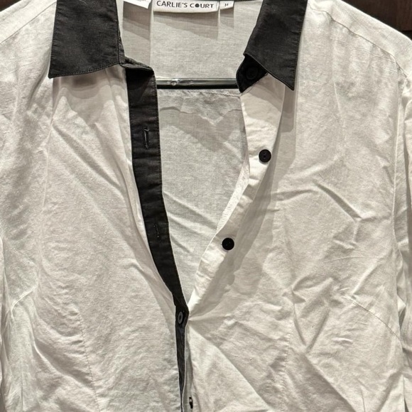 Carlies court half button collard white/black shirt MEDIUM - Picture 3 of 4